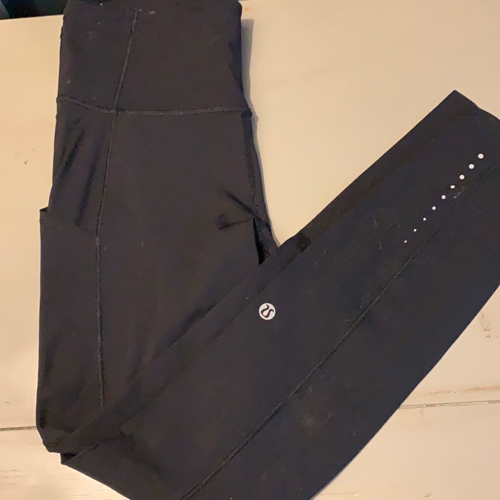 GUC black lululemon high waisted crops